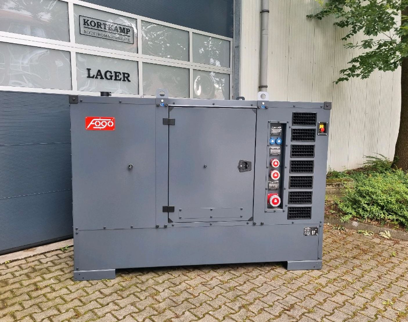 Iveco Stromaggregat 100 kVA + 1000 ltr. Großtank Notstromaggregat